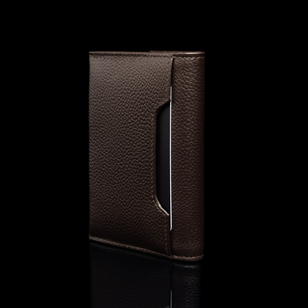 Grant Nahast Kaardihoidja - pruun, tagaküljevaade (2)