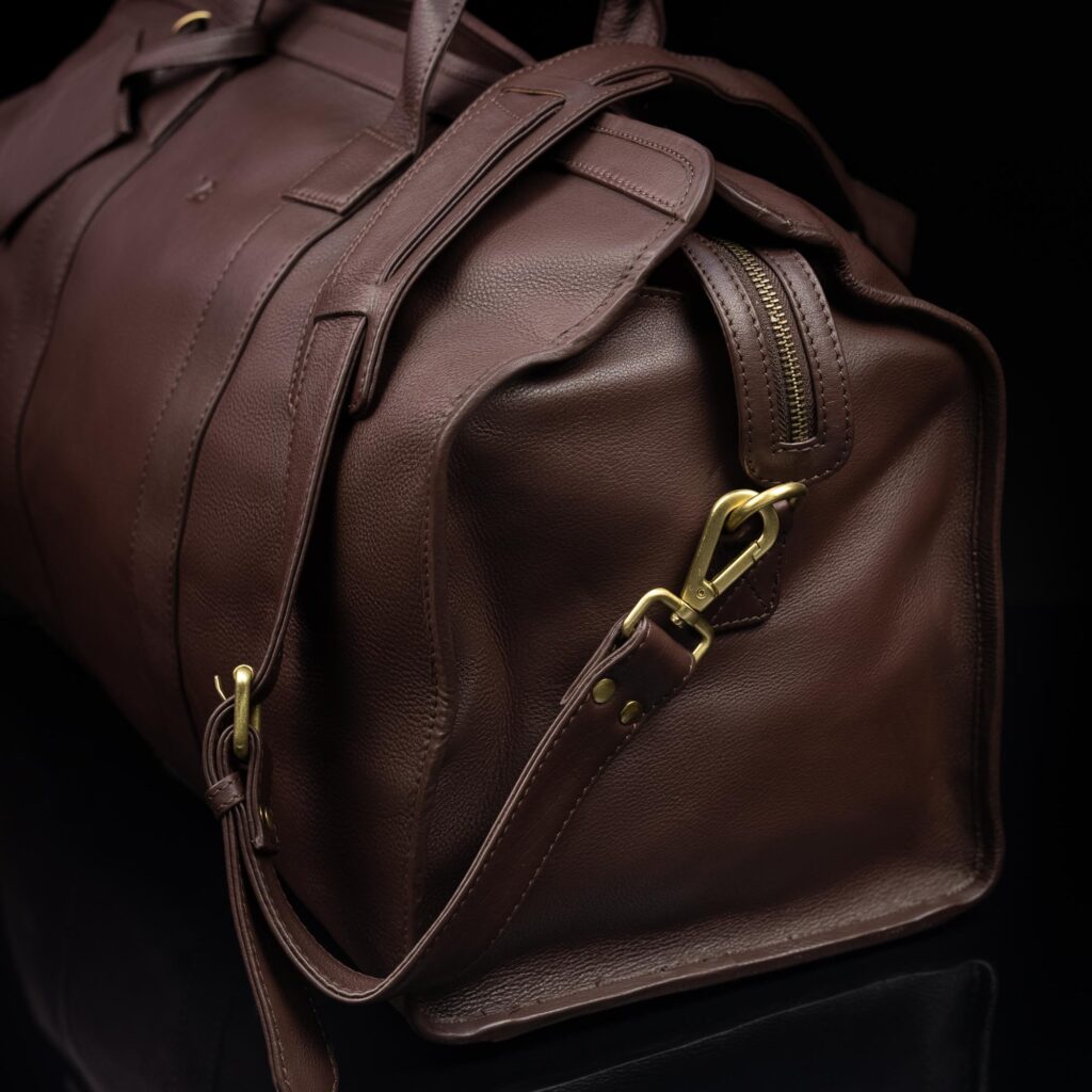 Weekender nahast reisikott pruun sidelook von baer