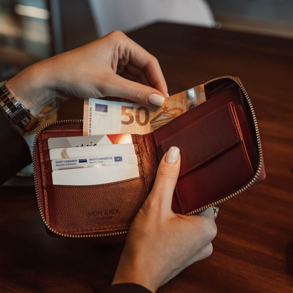 von baer nahast kvaliteetne ja luksuslik nahast naiste rahakott punane sisu