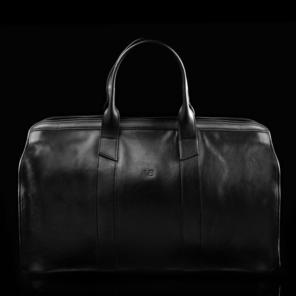 Weekender Plus Nahast Reisikott, must