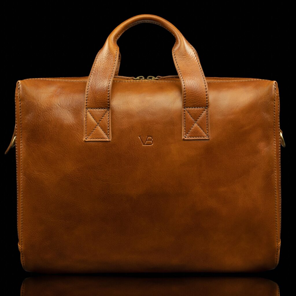 Essential Plus Nahast Arvutikott helepruun eestvaade