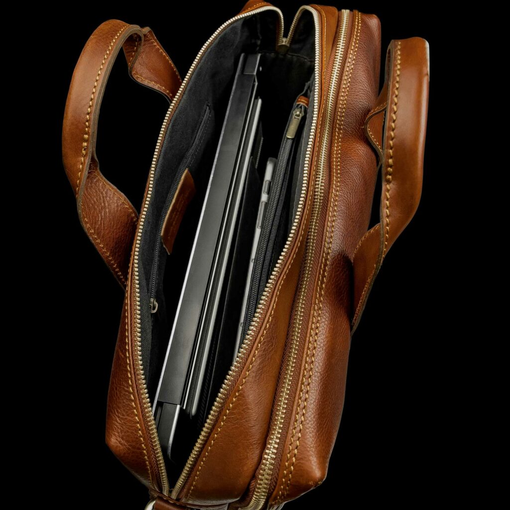 Essential Plus Nahast Arvutikott pruun pealtvaade