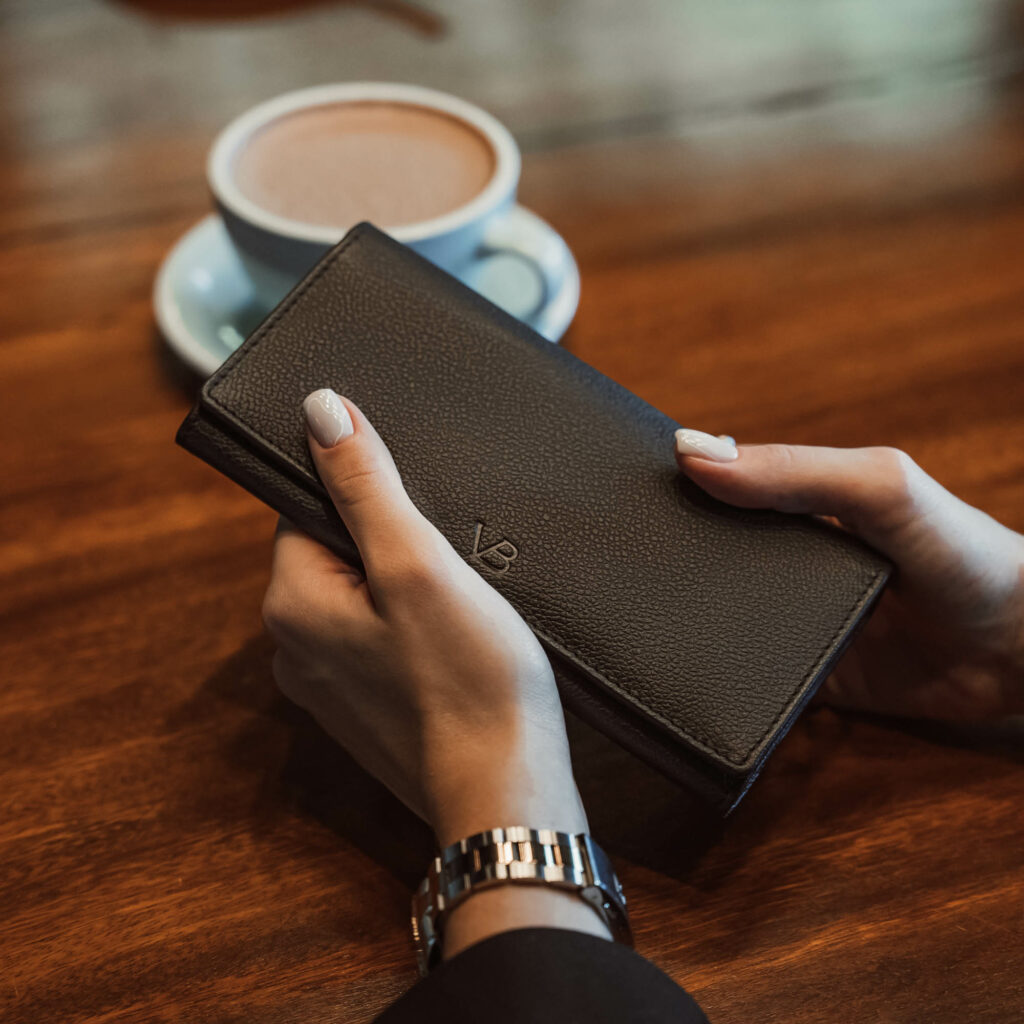 Nahast Rahakott Naistele W1 pruun