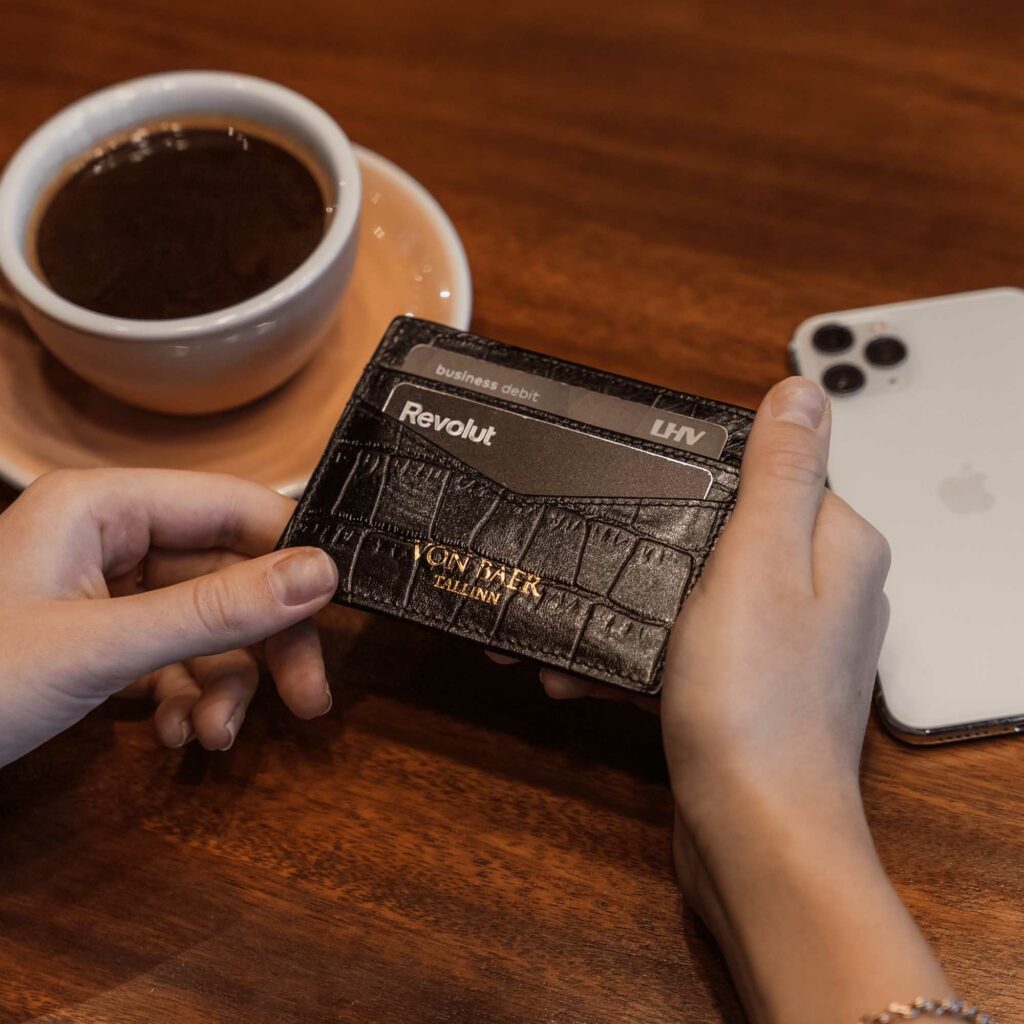 Cards and Cash nahast kaardihoidja croco luxury naine