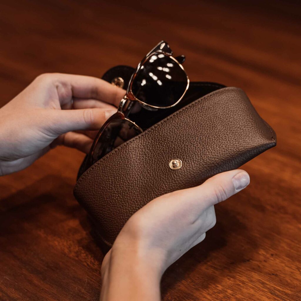 Nahast Prillitoos pruun deluxe kaes prillid lifestyle