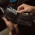 classic croro meeste rahakott pruun autos