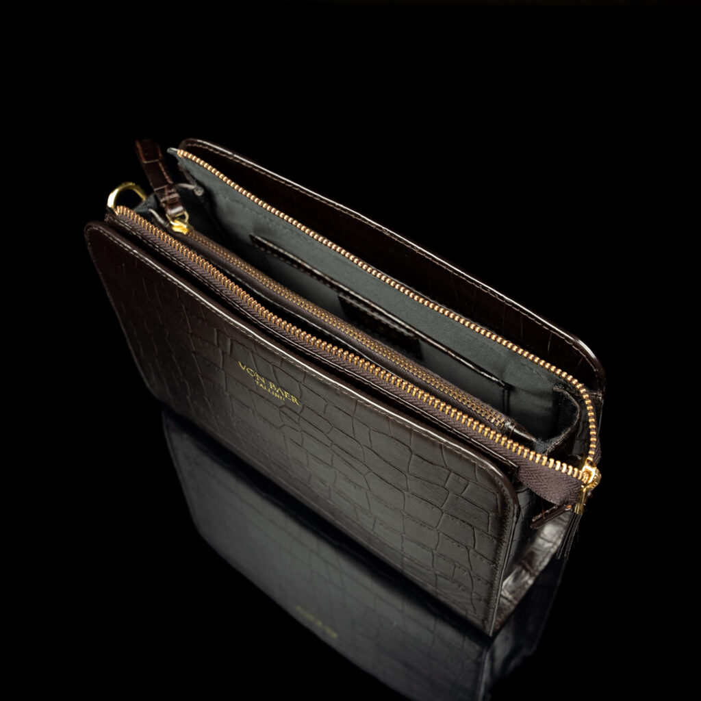 von baer model 1 nahast naiste kaekott pruun croc print sisu ja taskud