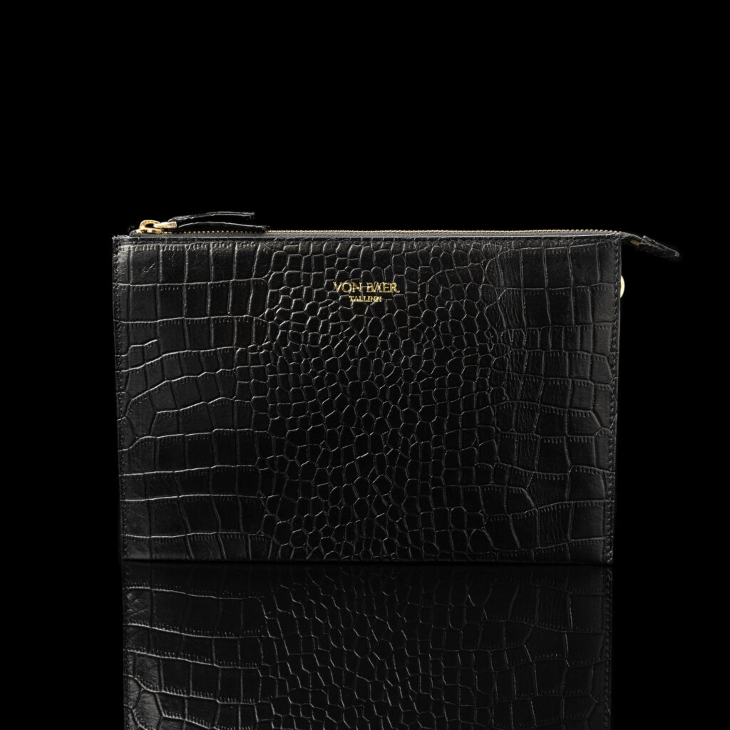 von baer clutch vaike naiste nahast kaekott must croc print eestvaade