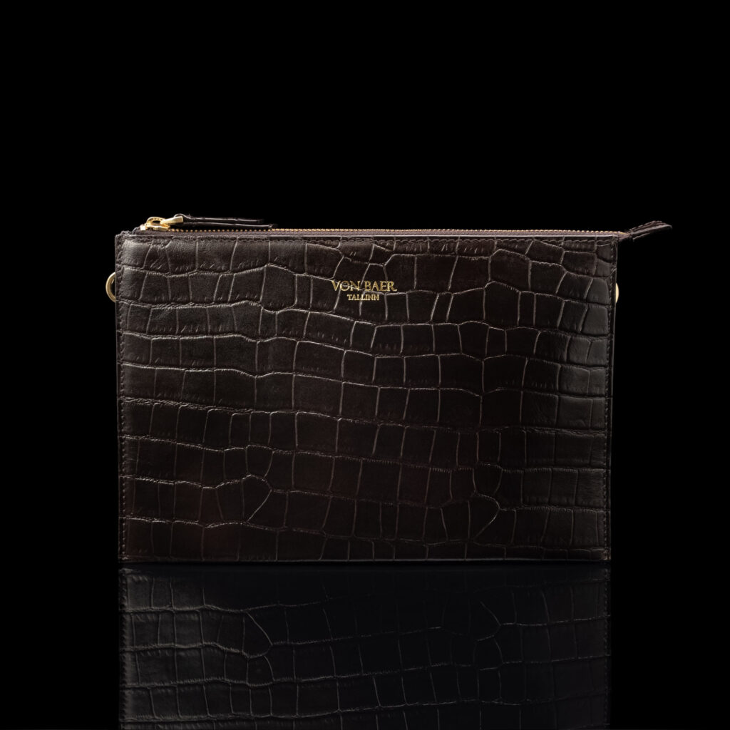 von baer clutch vaike naiste nahast kaekott pruun croc print eestvaade