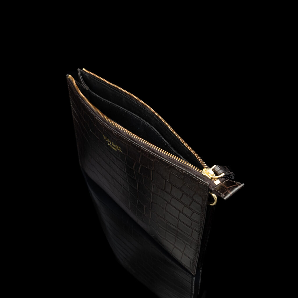 von baer clutch vaike naiste nahast käekott pruun croc print sisu