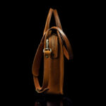 von baer exquisite nahast arvutikott helepruun kulgvaade olarihmaga