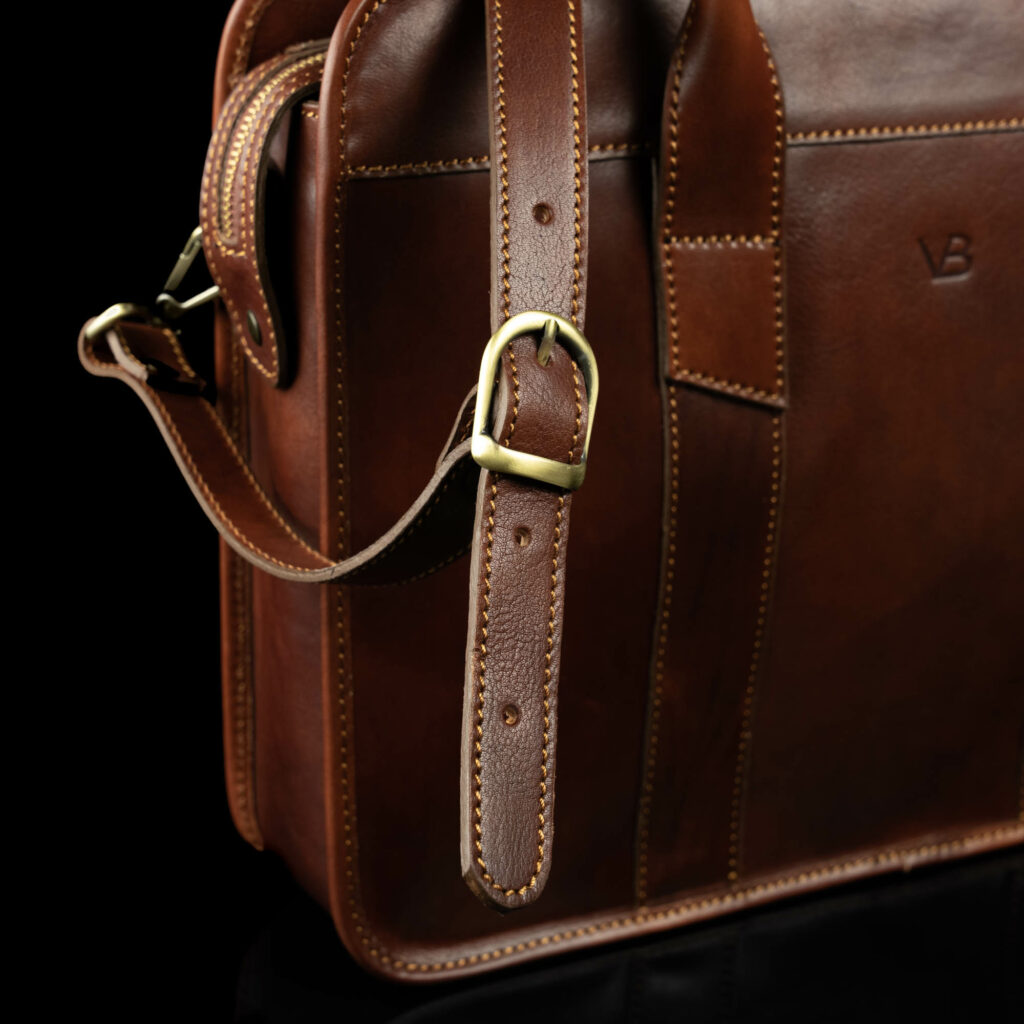 von baer exquisite nahast arvutikott pruun reguleeritav olarihm close up 2