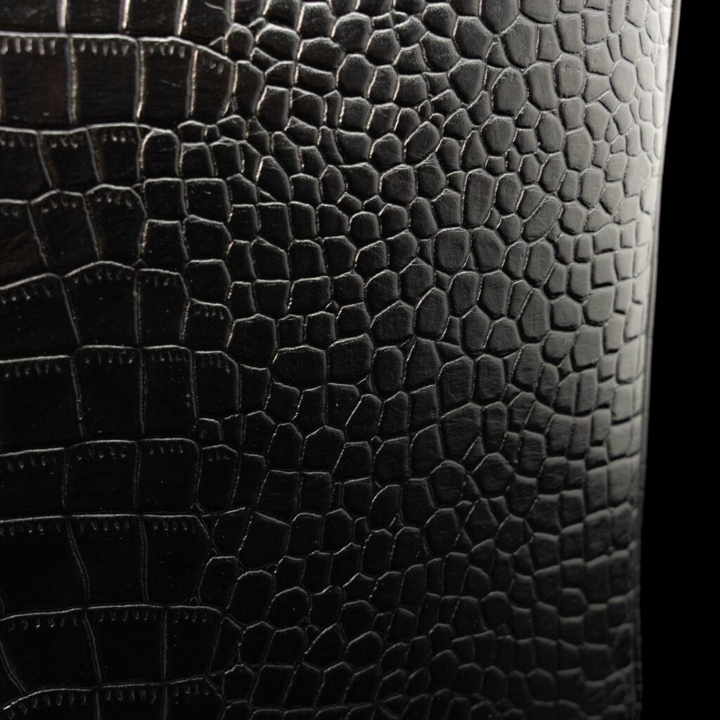 von baer nahast naiste sulearvutikott lukuga must croco nahk