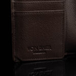 von baer washington trukiga meeste rahakott pruun logo