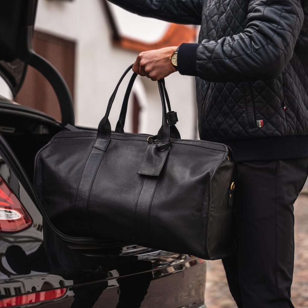 von baer weekender kvaliteetne suur nahast reisikott must eesti disain mercedes autoga