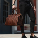 von baer weekender meeste ilus nahast reisikott pruun õlarihmaga eesti disain