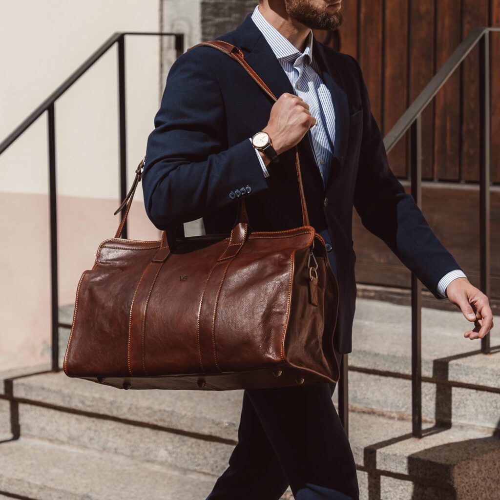 von baer weekender meeste nahast praktiline reisikott pruun õlarihmaga eesti disain