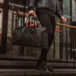 von baer weekender suur nahast reisikott must eesti disain