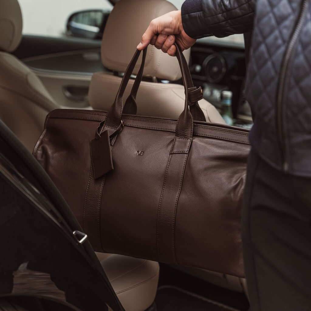 von baer weekender suur nahast reisikott must eesti disain luxury autos