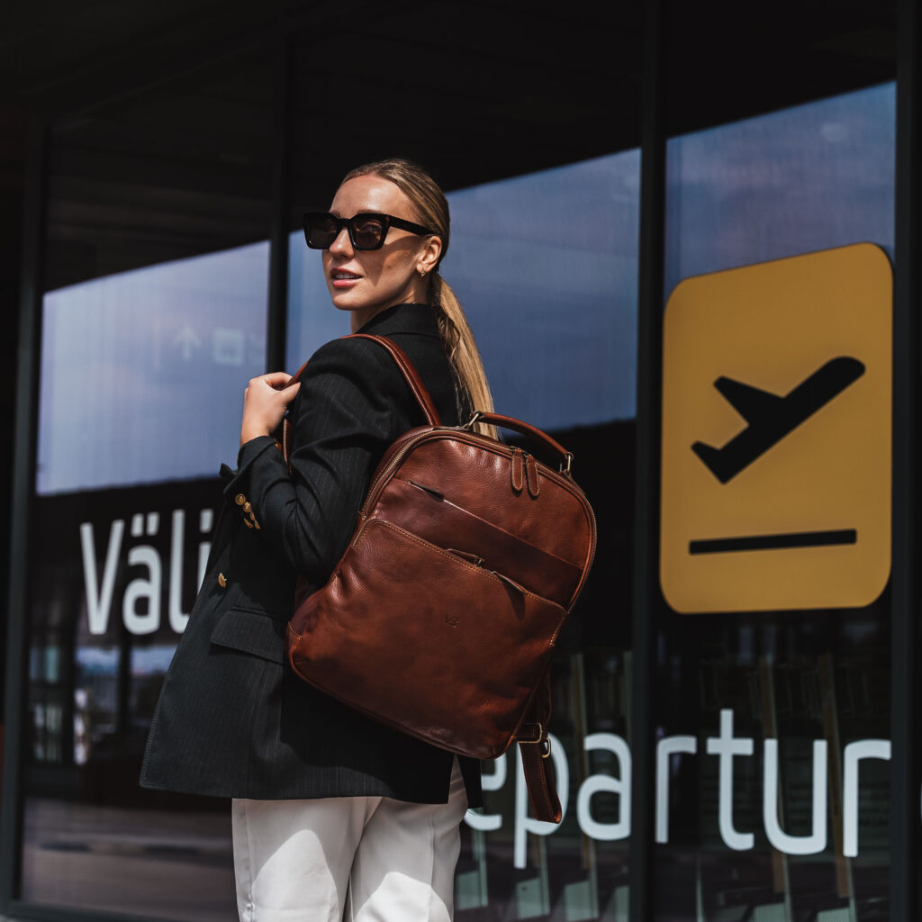 von baer liberty naiste nahast seljakott eesti disain lennujaamas