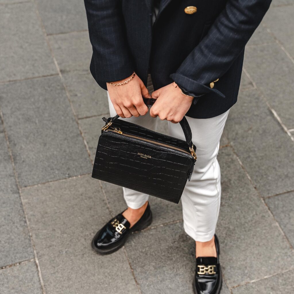 von baer model 1 naiste ilus nahast kaekott kroko print eesti disain