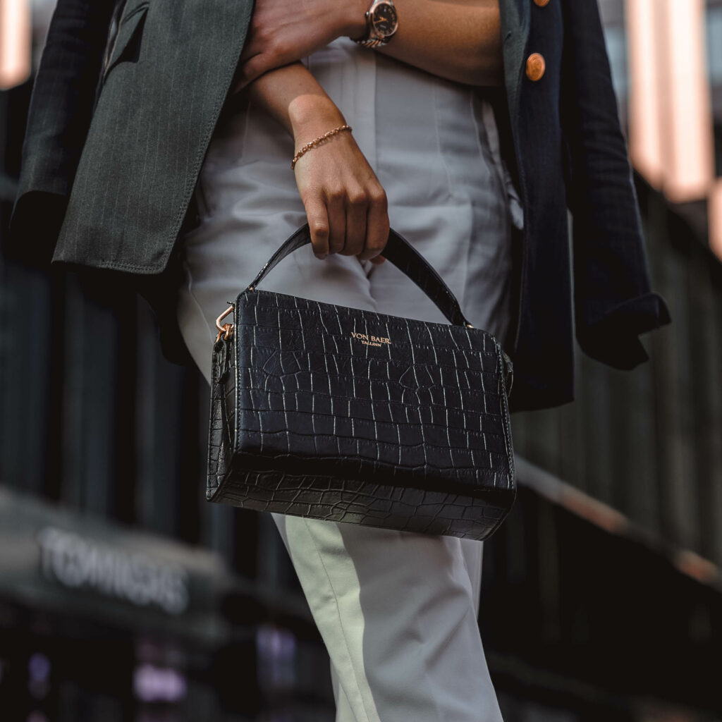 von baer model 1 naiste premium nahast kaekott kroko print eesti disain