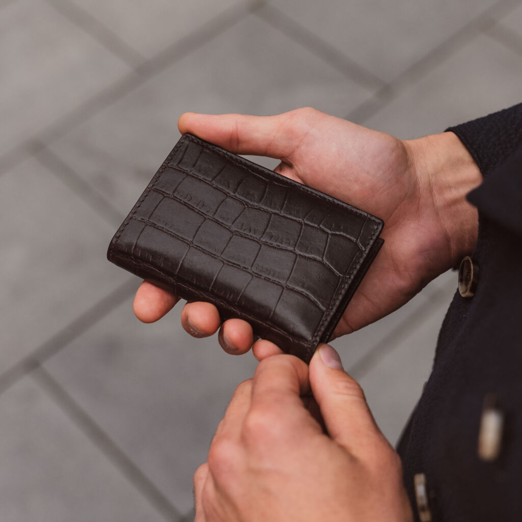 von baer luksuslik rfid nahast kaardihoidja eesti disain croco print