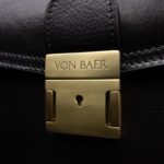 von baer no1 nahast portfell meestele must votmega lukk