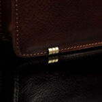 von baer no1 nahast portfell meestele pruun kaitsvad metallneedid