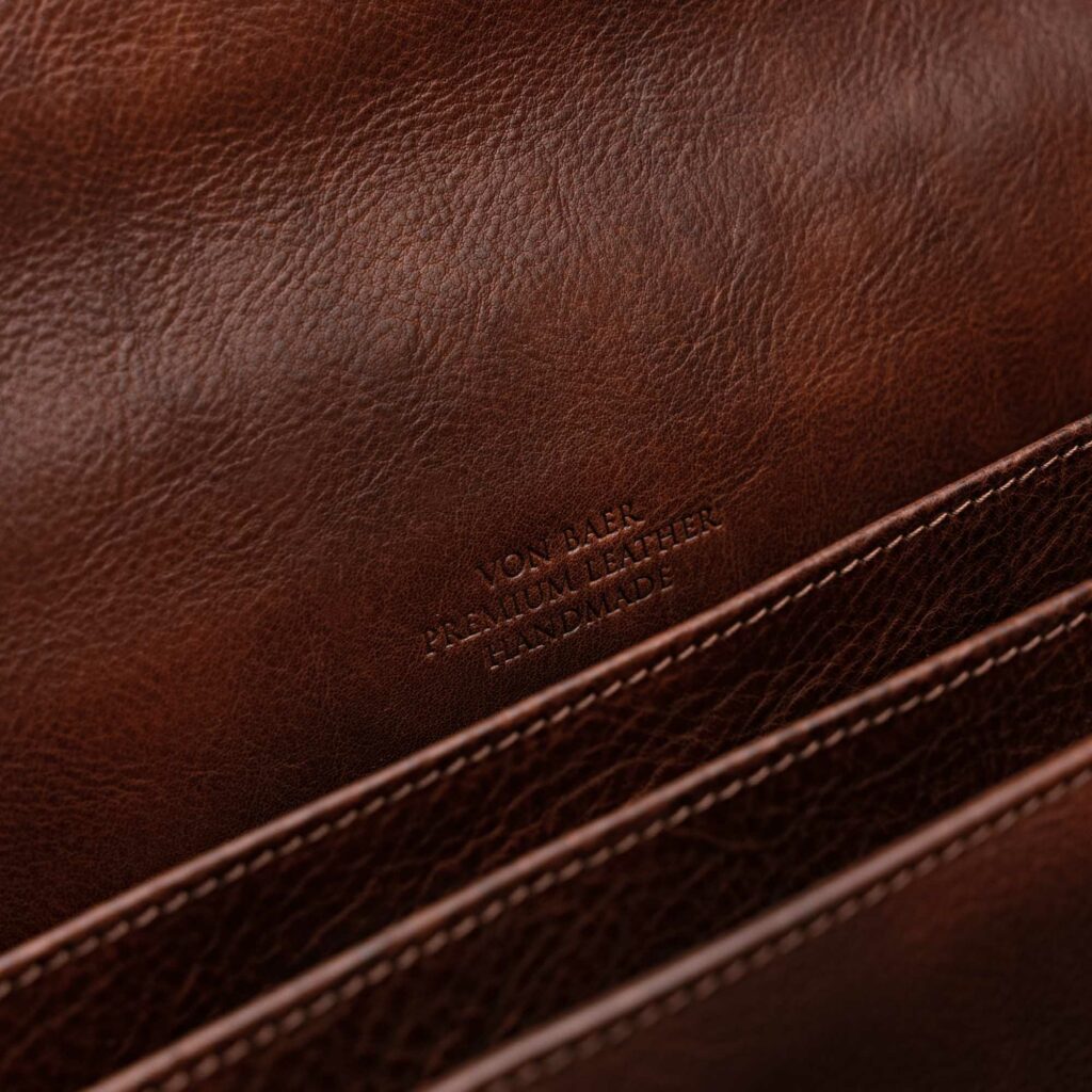 von baer no1 nahast portfell meestele pruun logo handmade