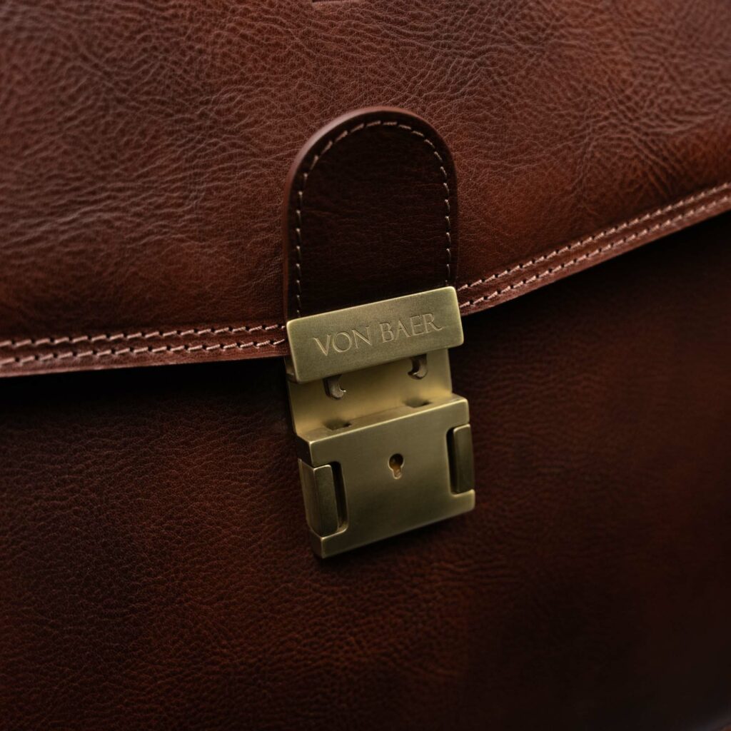 von baer no1 nahast portfell meestele pruun lukk avatud