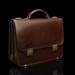 von baer nahast portfell no.2 pruun eestvaade sülearvutile