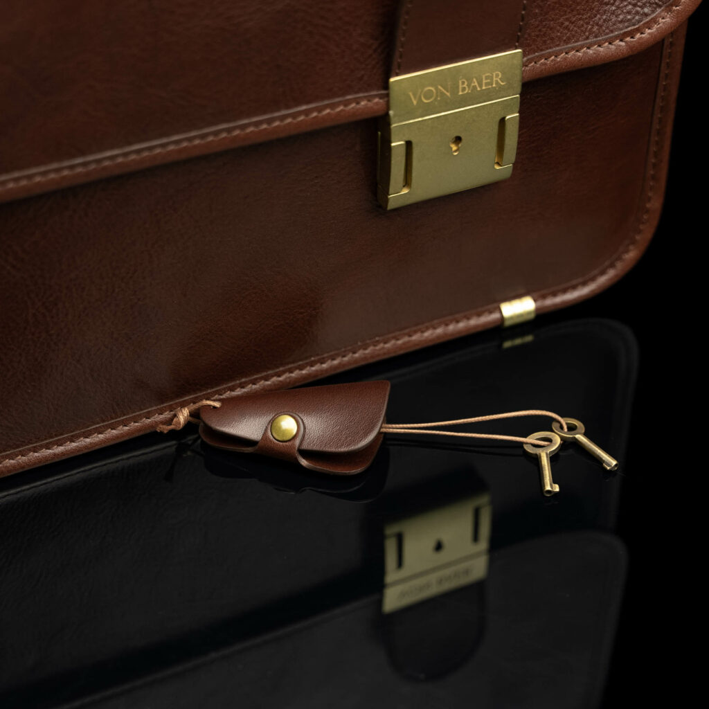 von baer nahast portfell no.2 pruun võtmega lukud portfelli sulgemiseks