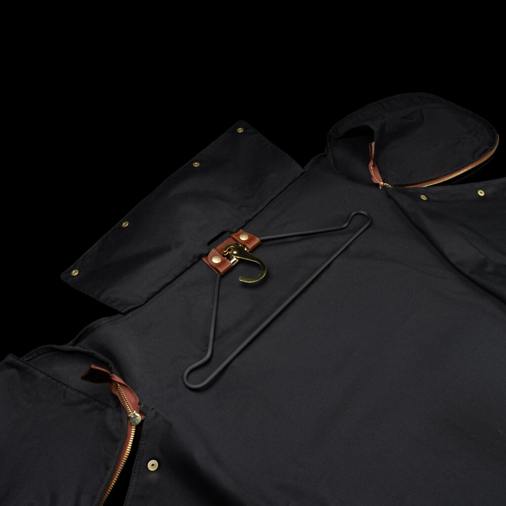 von baer grand nahast reisikott ülikonnalahtriga pruun riidepuu