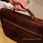 von baer luksuslik nahast meeste portfell personaliseeritud lasergraveeringu näidis nks