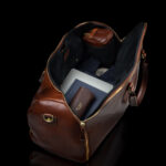 von baer tallinn grand itaalia nahast suur ja mahukas meeste reisikott ülikonnalahtriga pruun