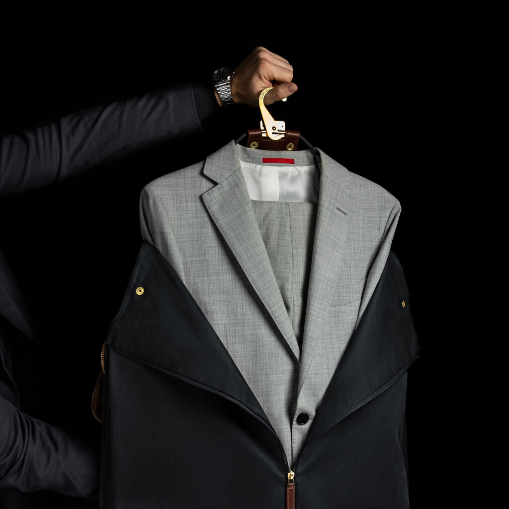 von baer tallinn grand superiore itaalia nahast suur meeste reisikott ülikonnalahtriga pruun ulikond