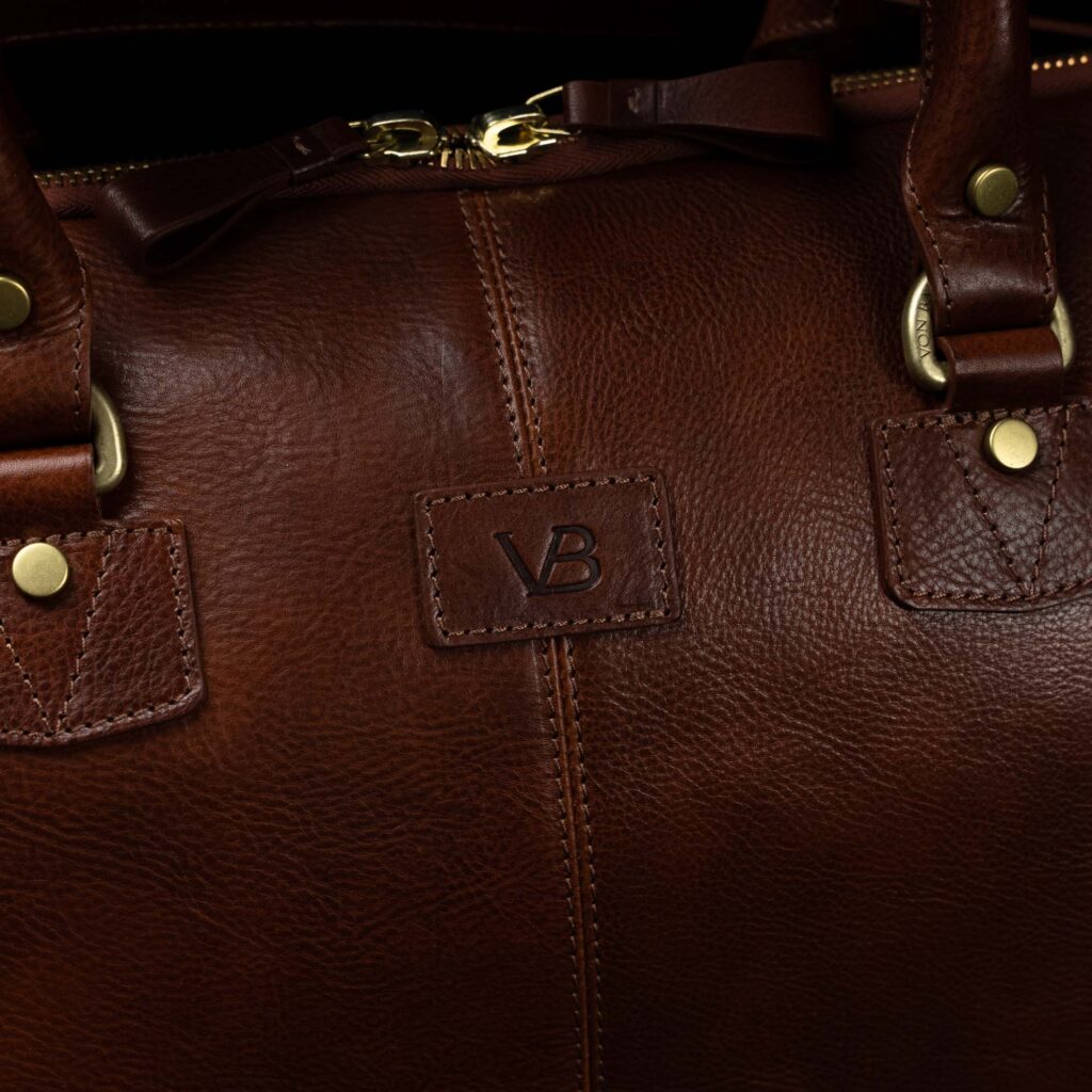 von baer tallinn grand superiore nahast suur reisikott ülikonnalahtriga pruun