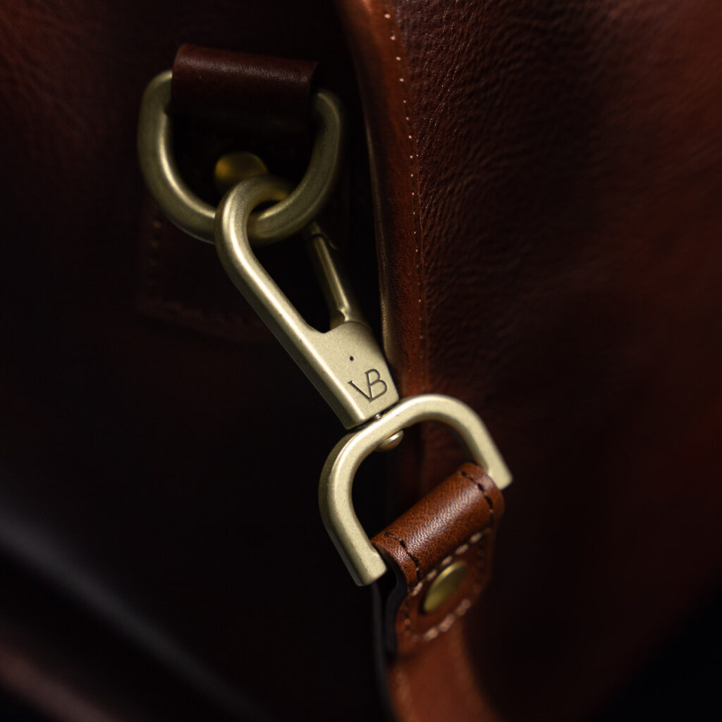 von baer weekender superiore nahast reisikott pruun messingist detailid vb logo